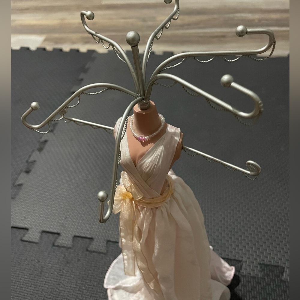 Jewellery holder free with another purchased item or 3 for 5$